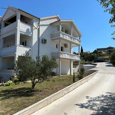 Apartmani Ljubica, Murter Bagian luar foto