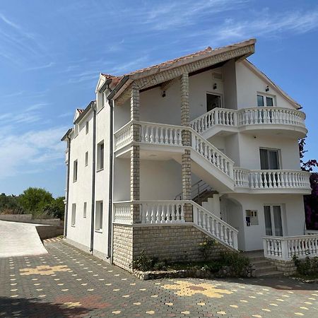 Apartmani Ljubica, Murter Bagian luar foto
