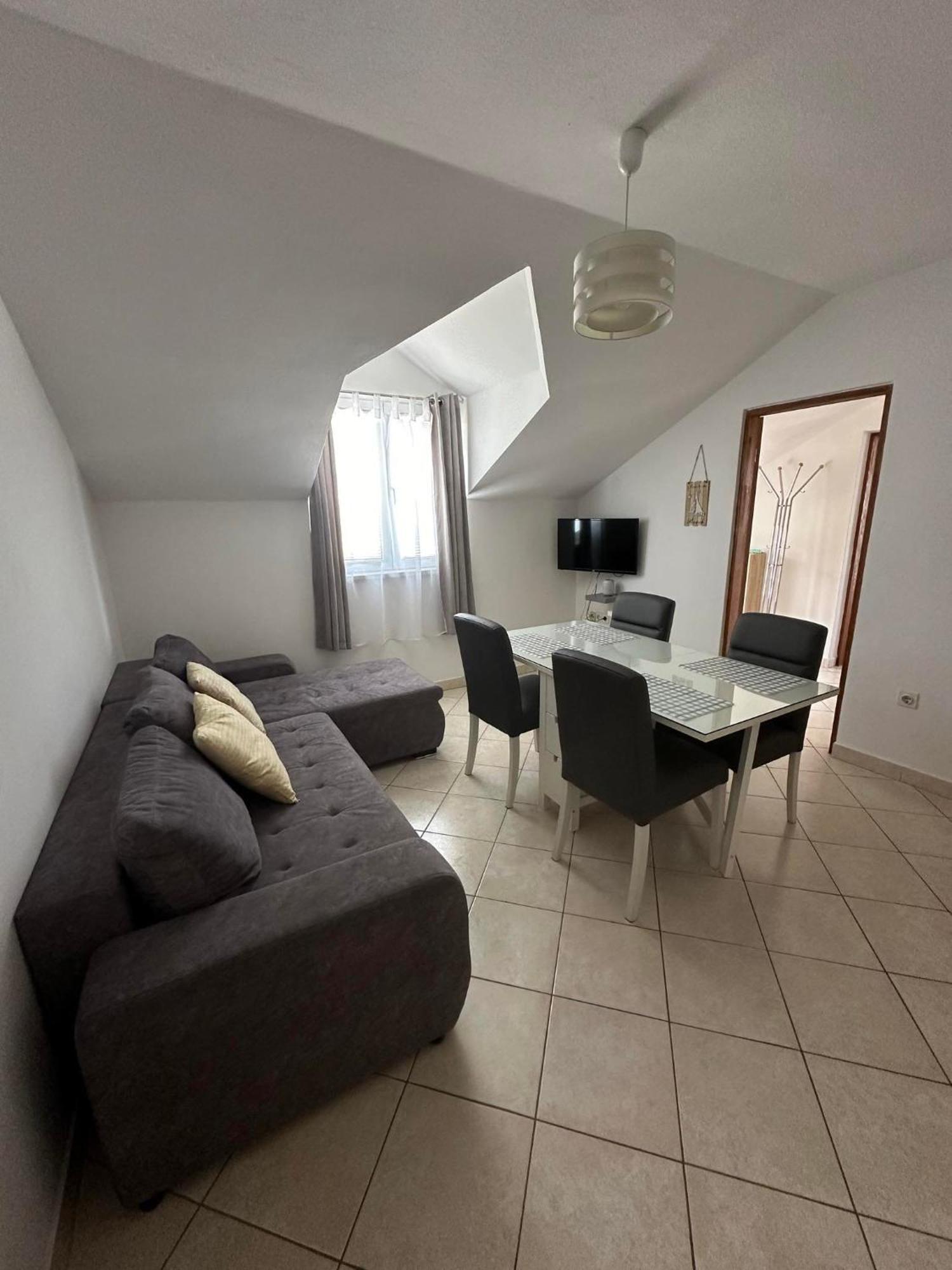 Apartmani Ljubica, Murter Bagian luar foto
