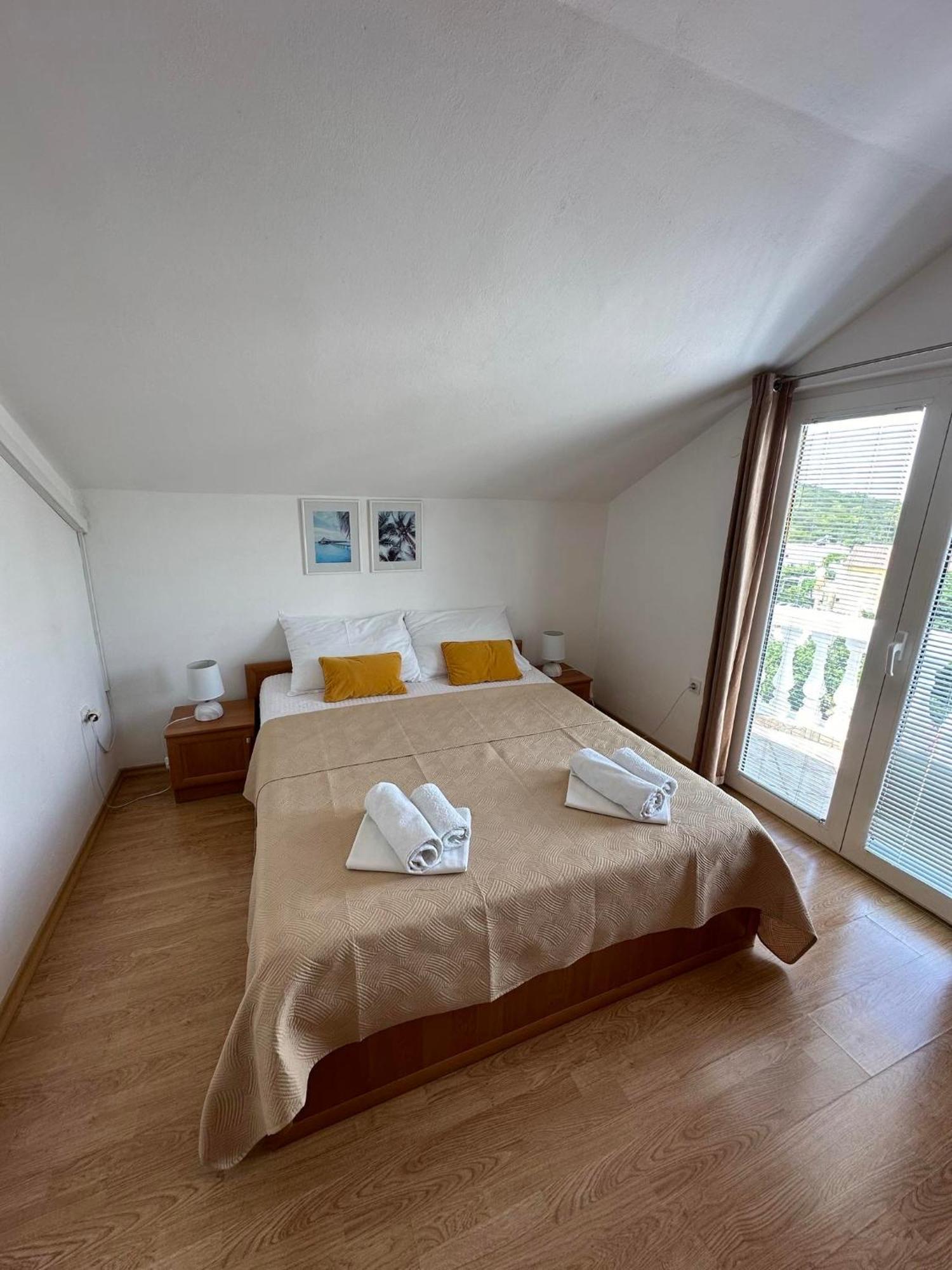 Apartmani Ljubica, Murter Bagian luar foto
